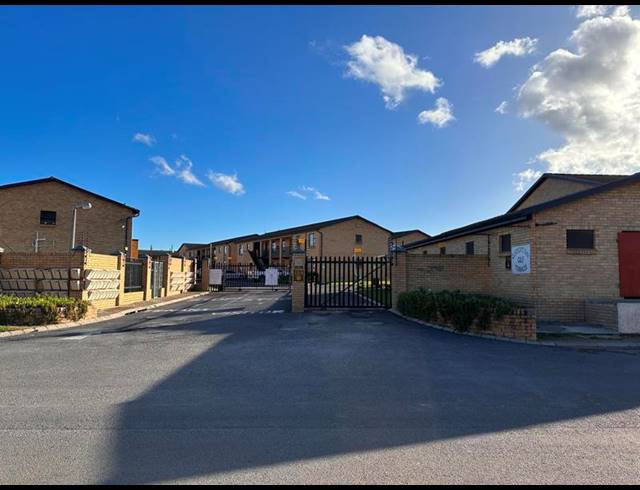 2 BEDROOM PROPERTY TO RENT IN GORDONS BAY